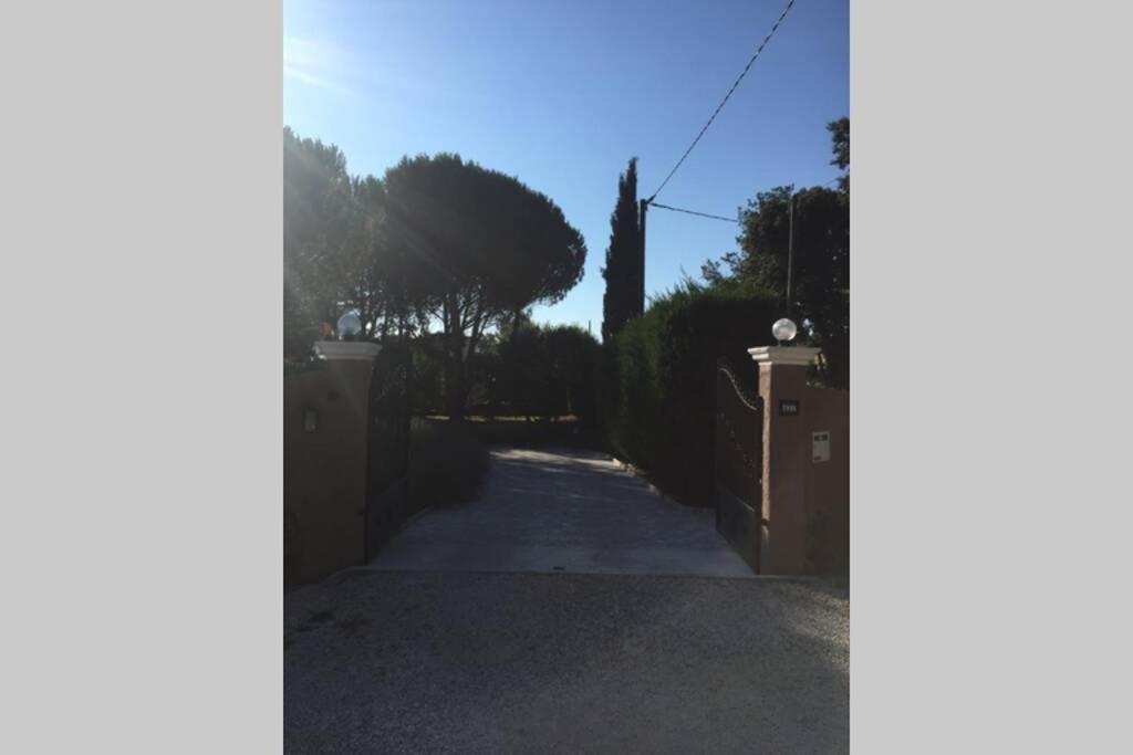 Gite 2 Pieces Au Calme Les Arcs-sur-Argens Ngoại thất bức ảnh